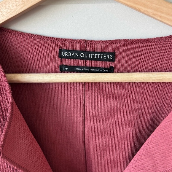 Urban Outfitters Jax Inside Out Notch Maroon Long Sleeve V-Neck Sweater Small - Picture 5 of 8